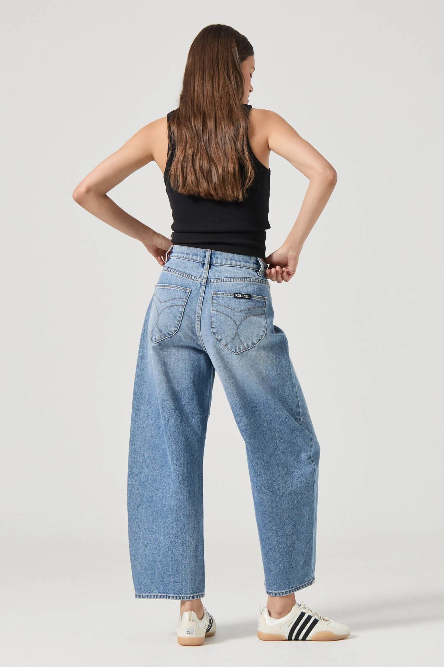 Gigi Barrel- Brad Blue