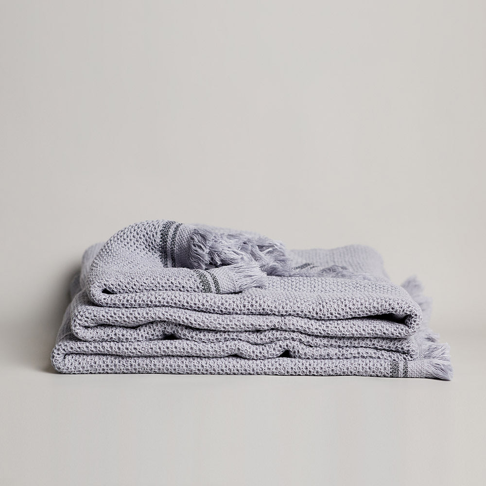 Saarde Nurture Throw - Dove