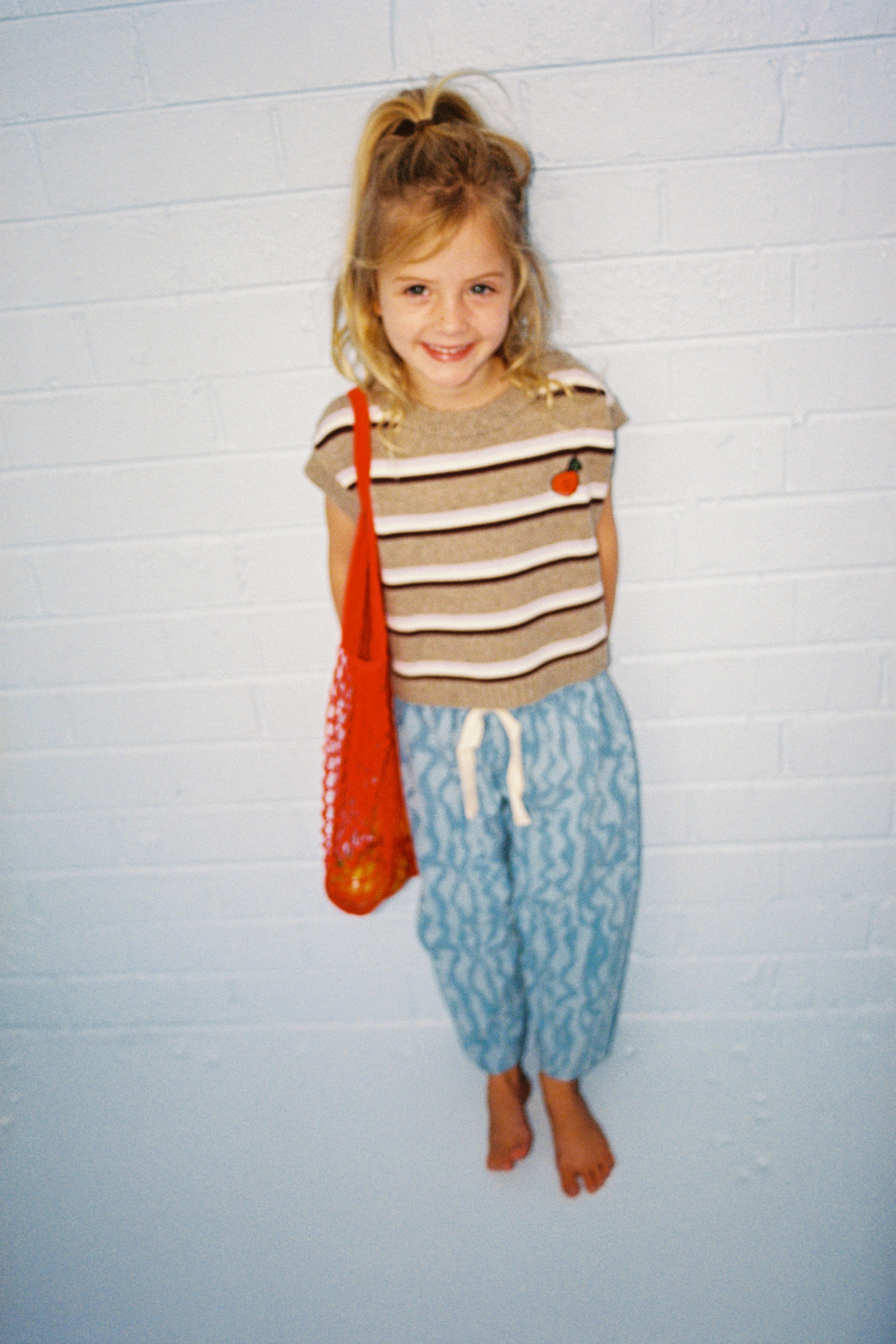 Organic Stripe Apple Knit Vest - Oatmilk