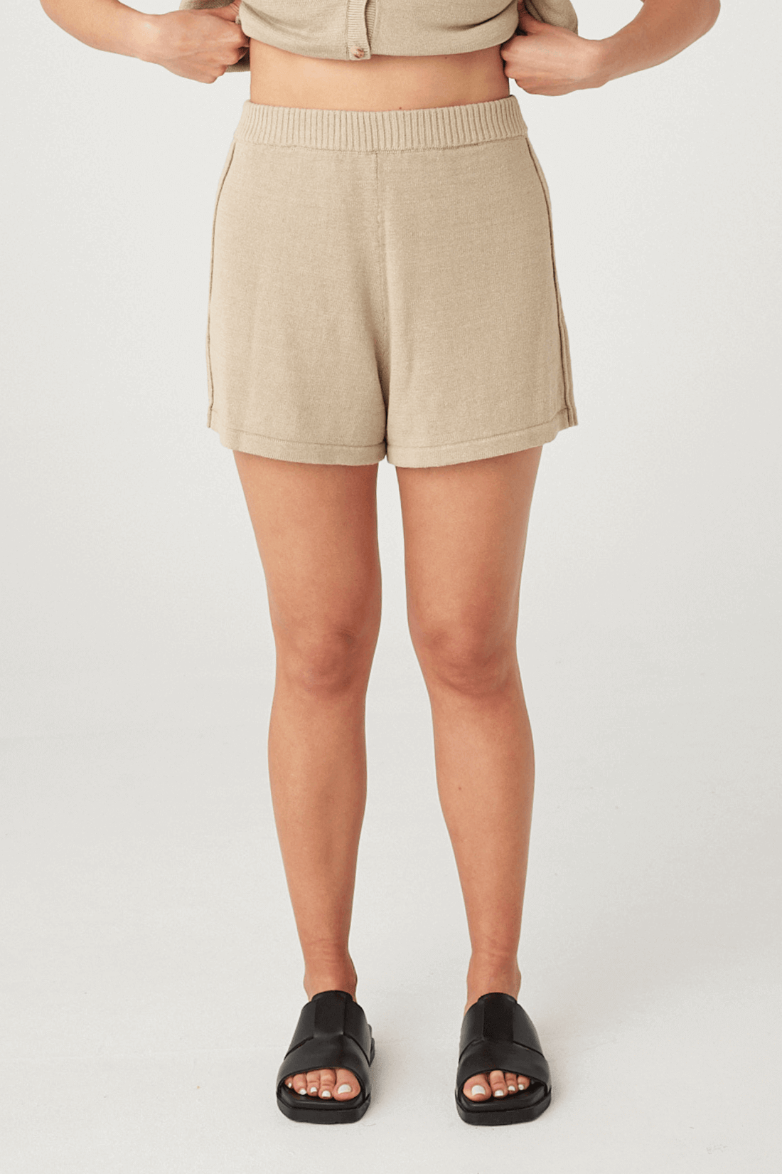 Poppy Short - Taupe