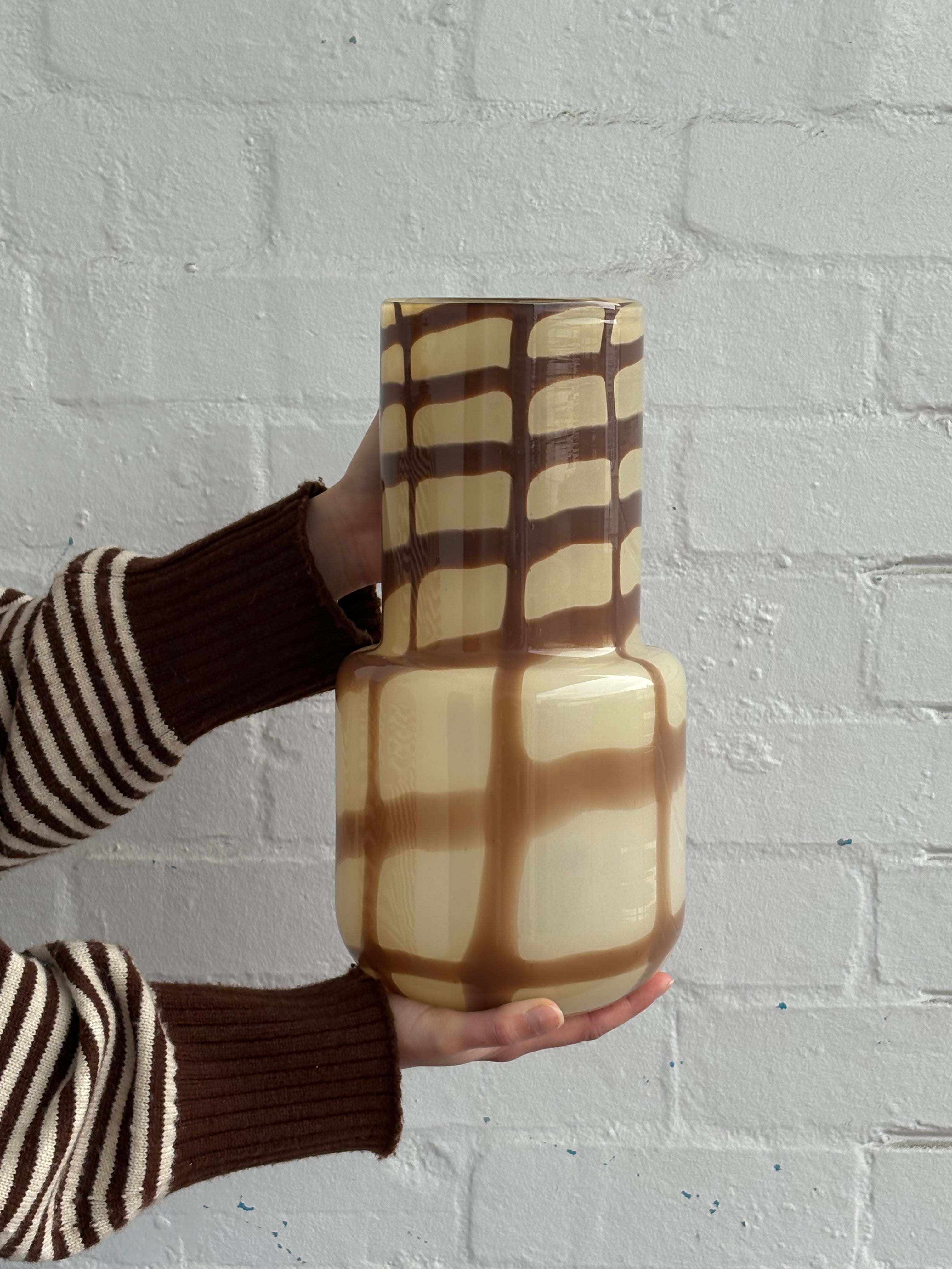 Gannon Glass Vase Large -Ivory/Choc