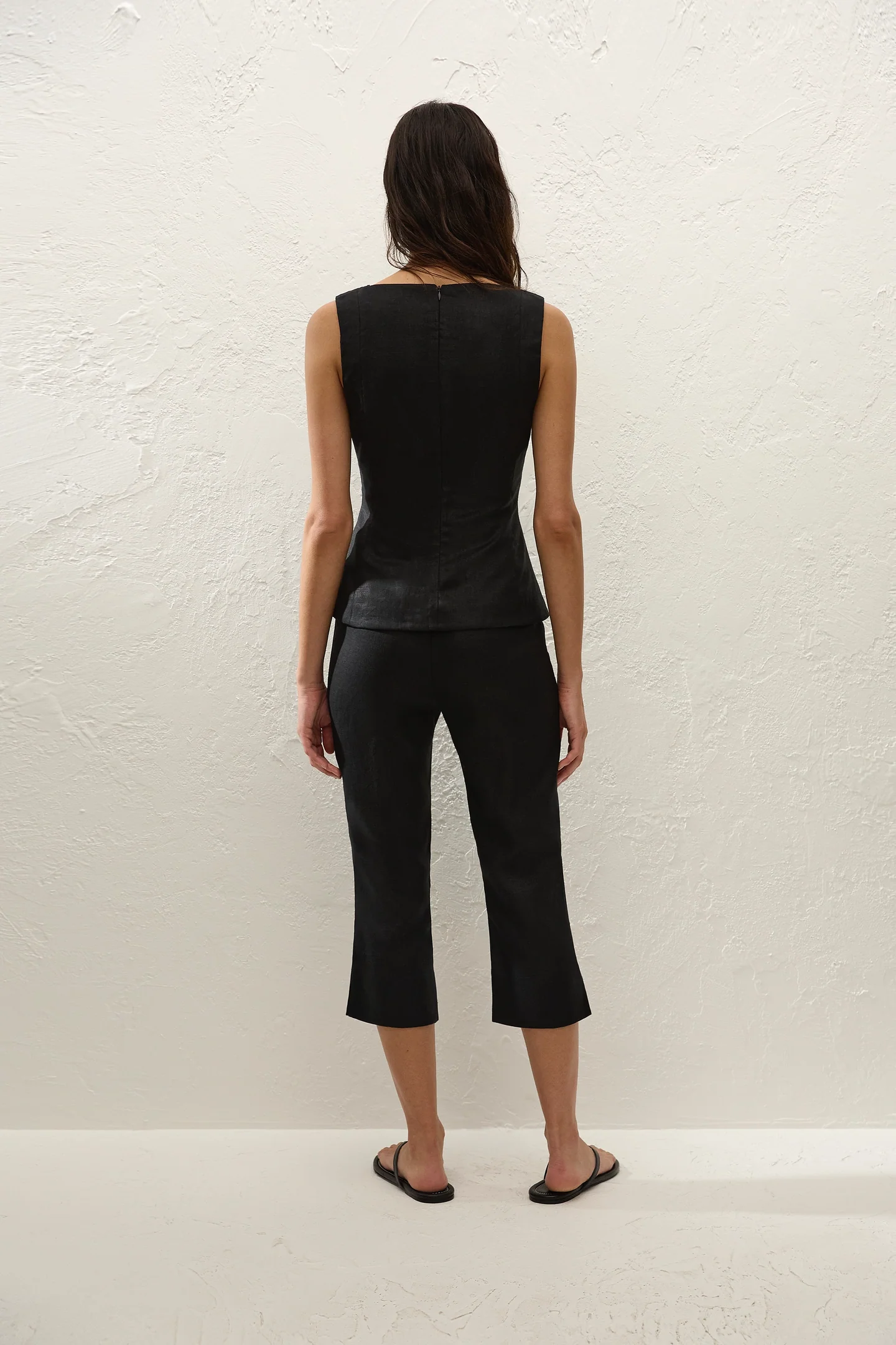 Valeria Capri- Black