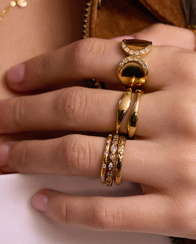 Viola Gold Ring