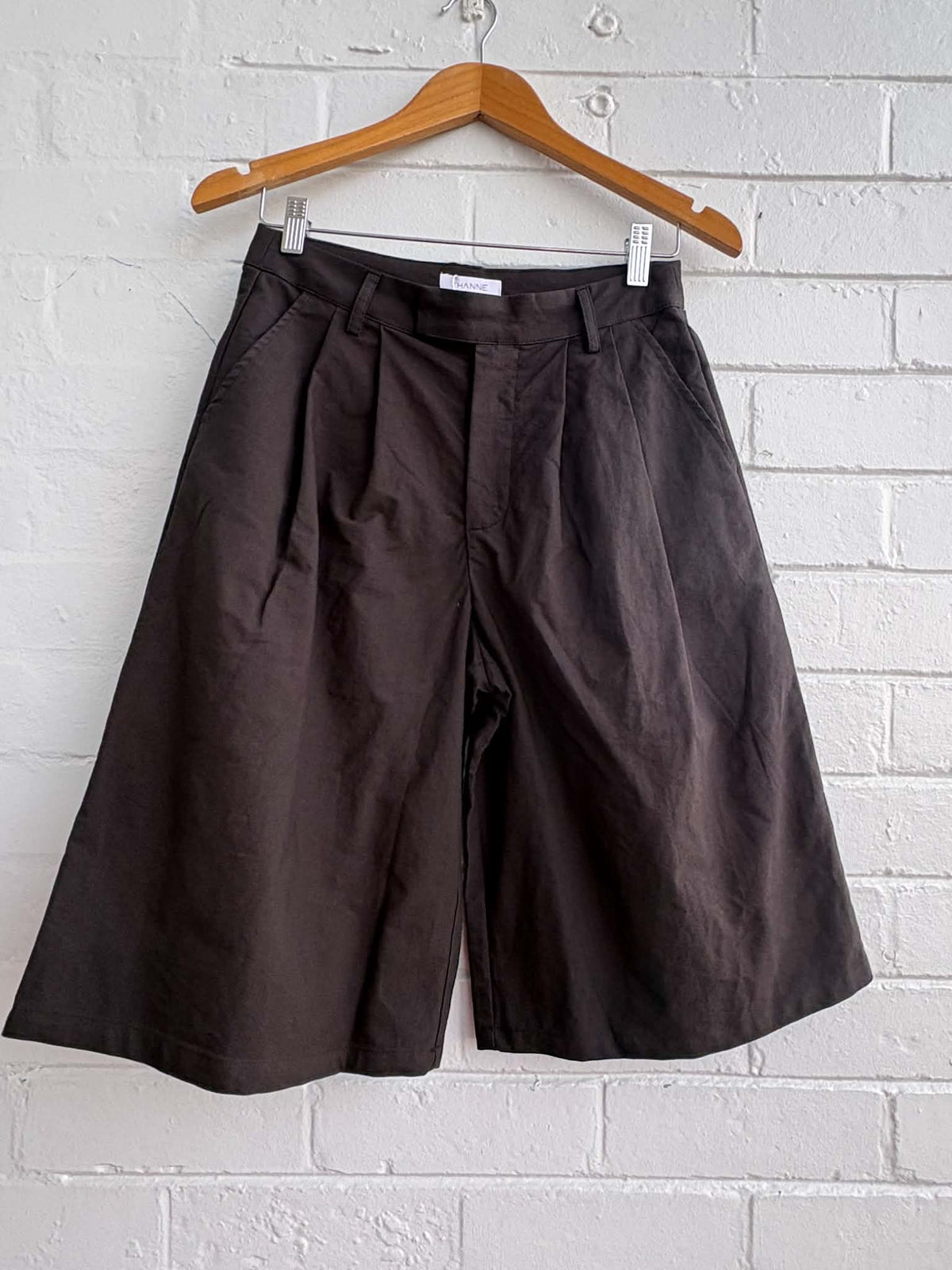 Thanne Black Tailored Short