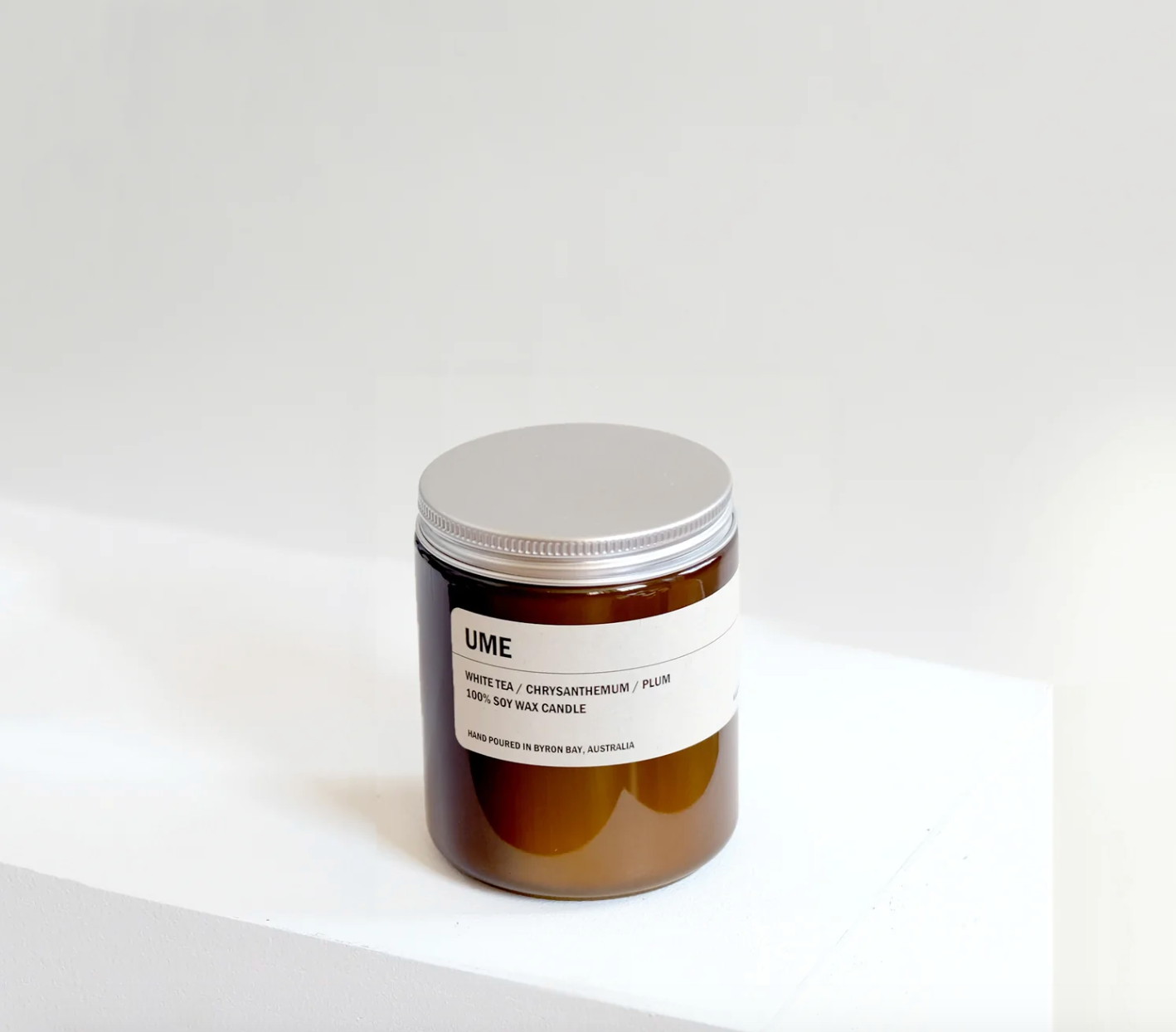 UME: WHITE TEA / CHRYSANTHEMUM / PLUM / SMALL AMBER CANDLE 250G